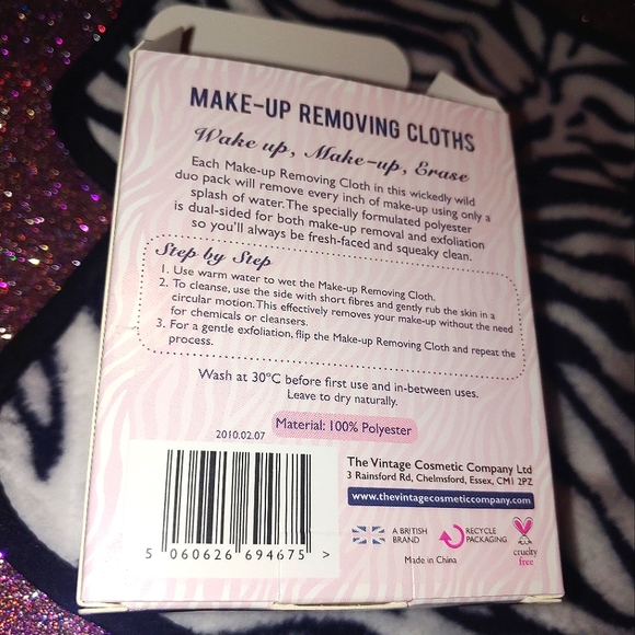 Set of 2 Zebra Make Up Remover Cloths Polyester The Vintage Cosmetic Company - Picture 4 of 5